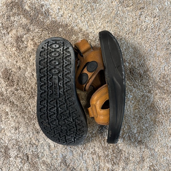 🍍 MBT Kisumu Women's Toning Rocker Brown Leather Sandals , US 7🍍 - Picture 4 of 6